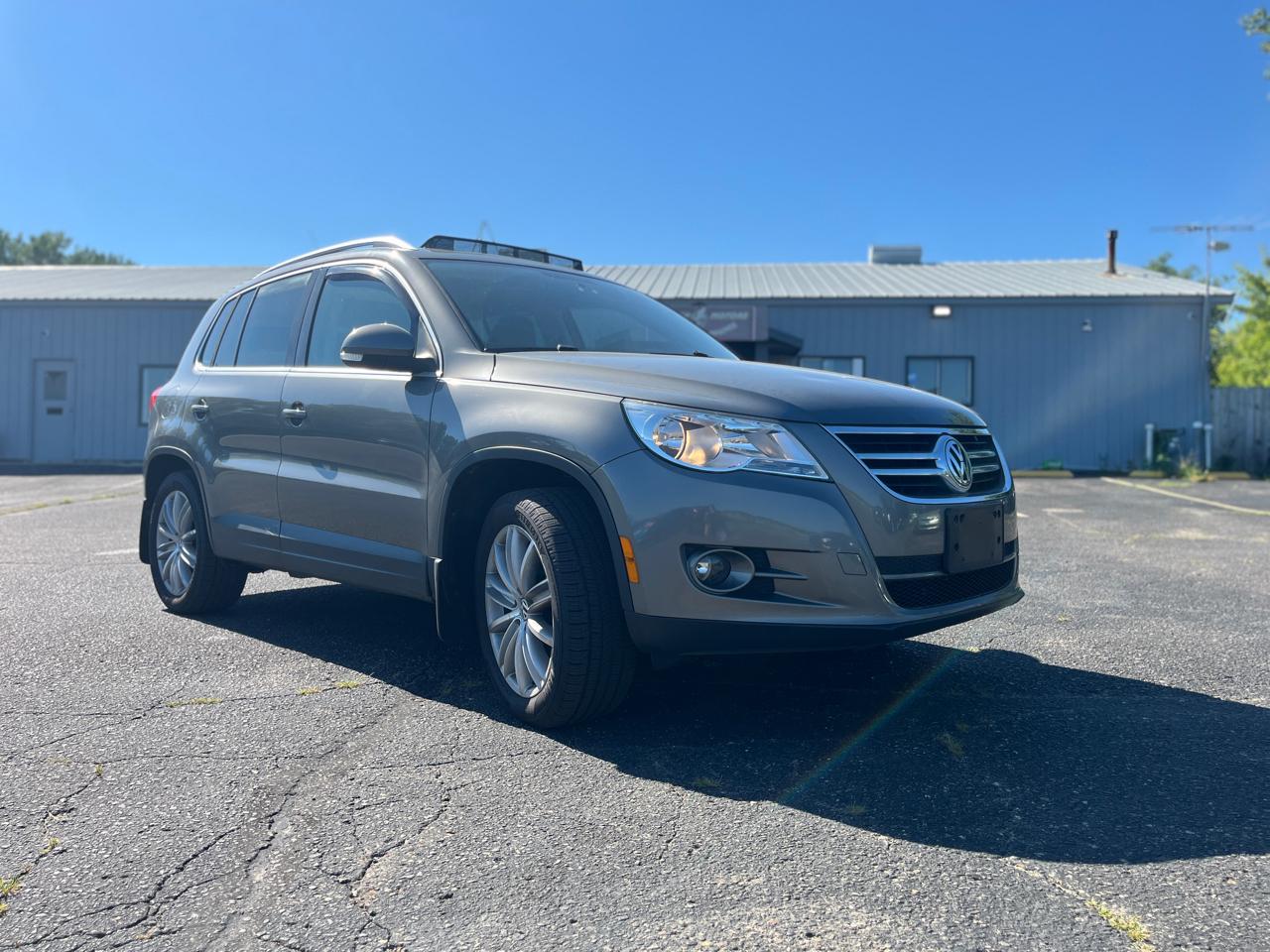 Volkswagen Tiguan 4WD 4dr S 4Motion 2011