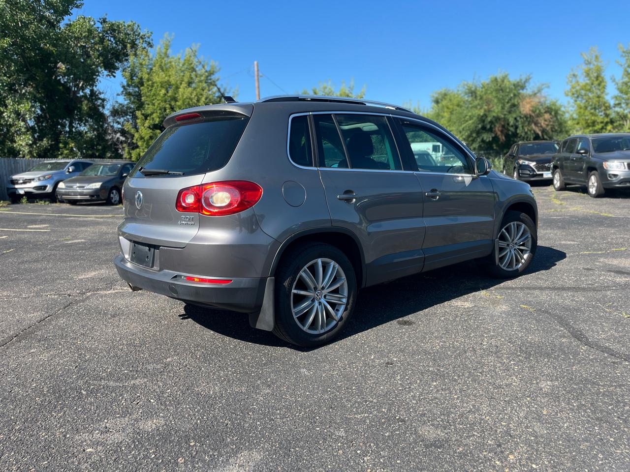 Volkswagen Tiguan 4WD 4dr S 4Motion 2011