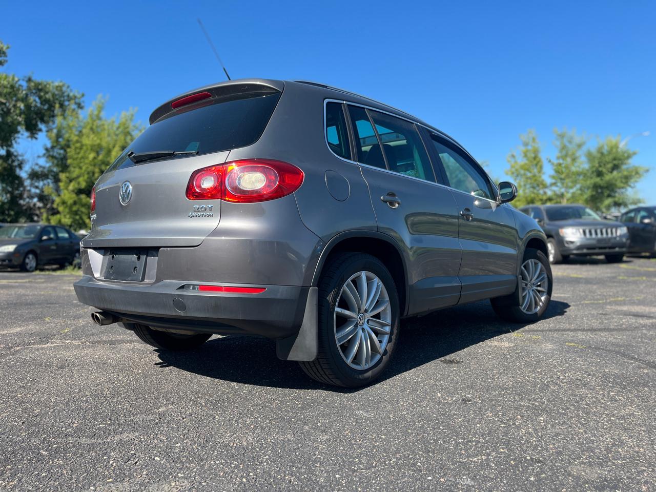 Volkswagen Tiguan 4WD 4dr S 4Motion 2011