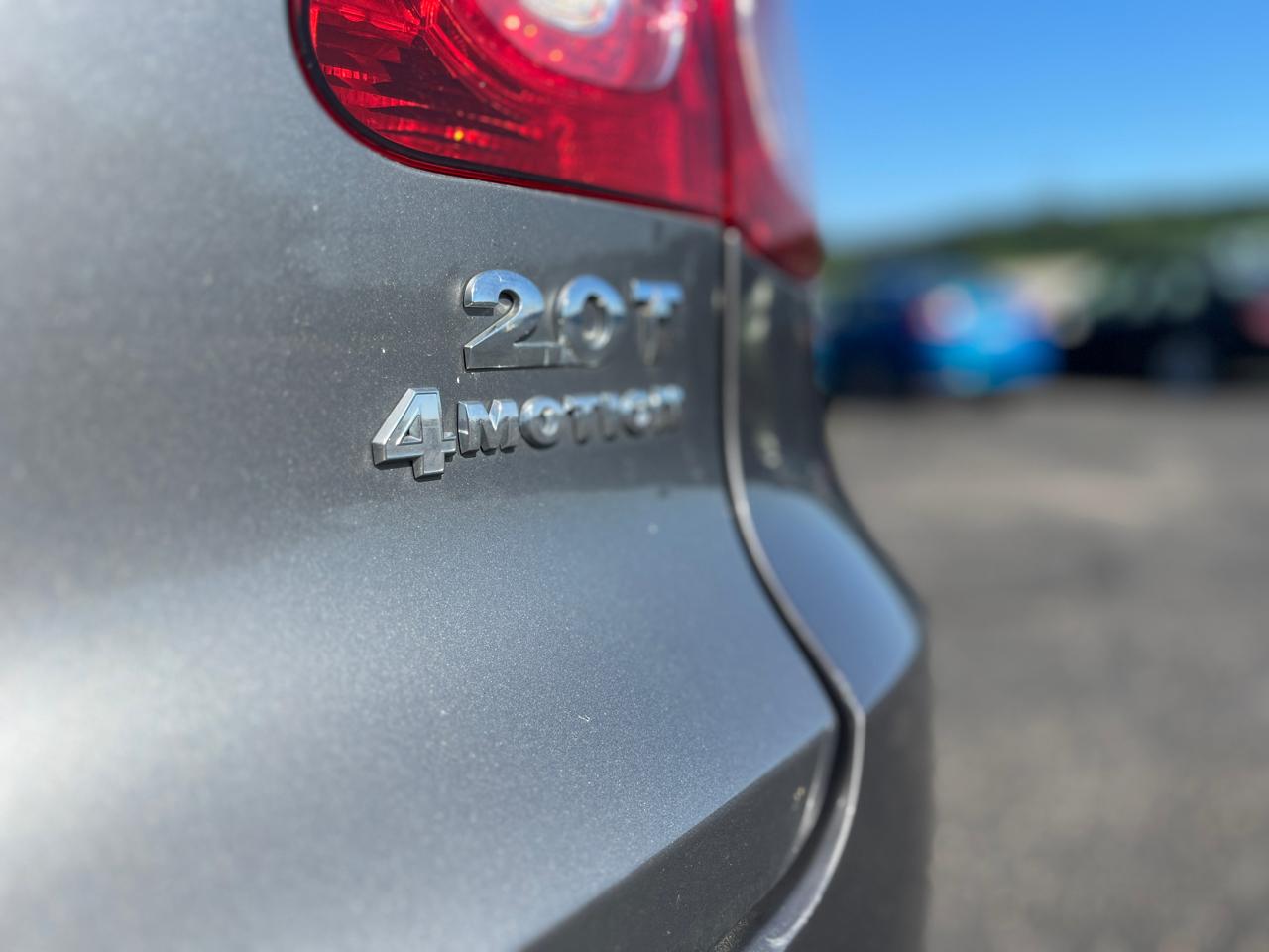 Volkswagen Tiguan 4WD 4dr S 4Motion 2011