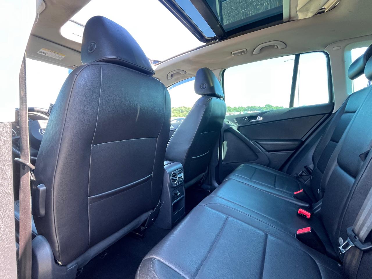 Volkswagen Tiguan 4WD 4dr S 4Motion 2011