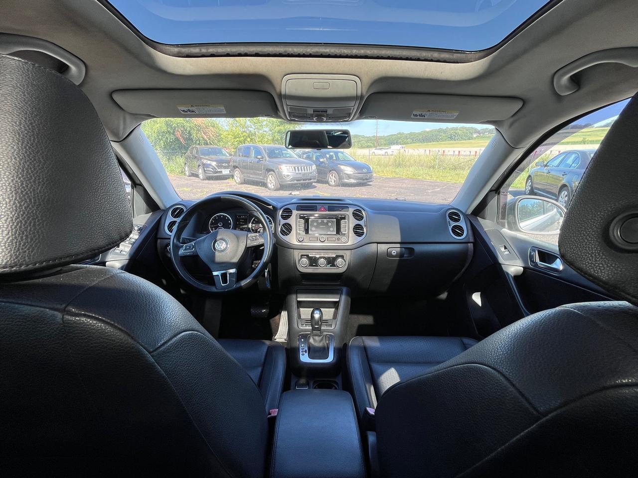 Volkswagen Tiguan 4WD 4dr S 4Motion 2011