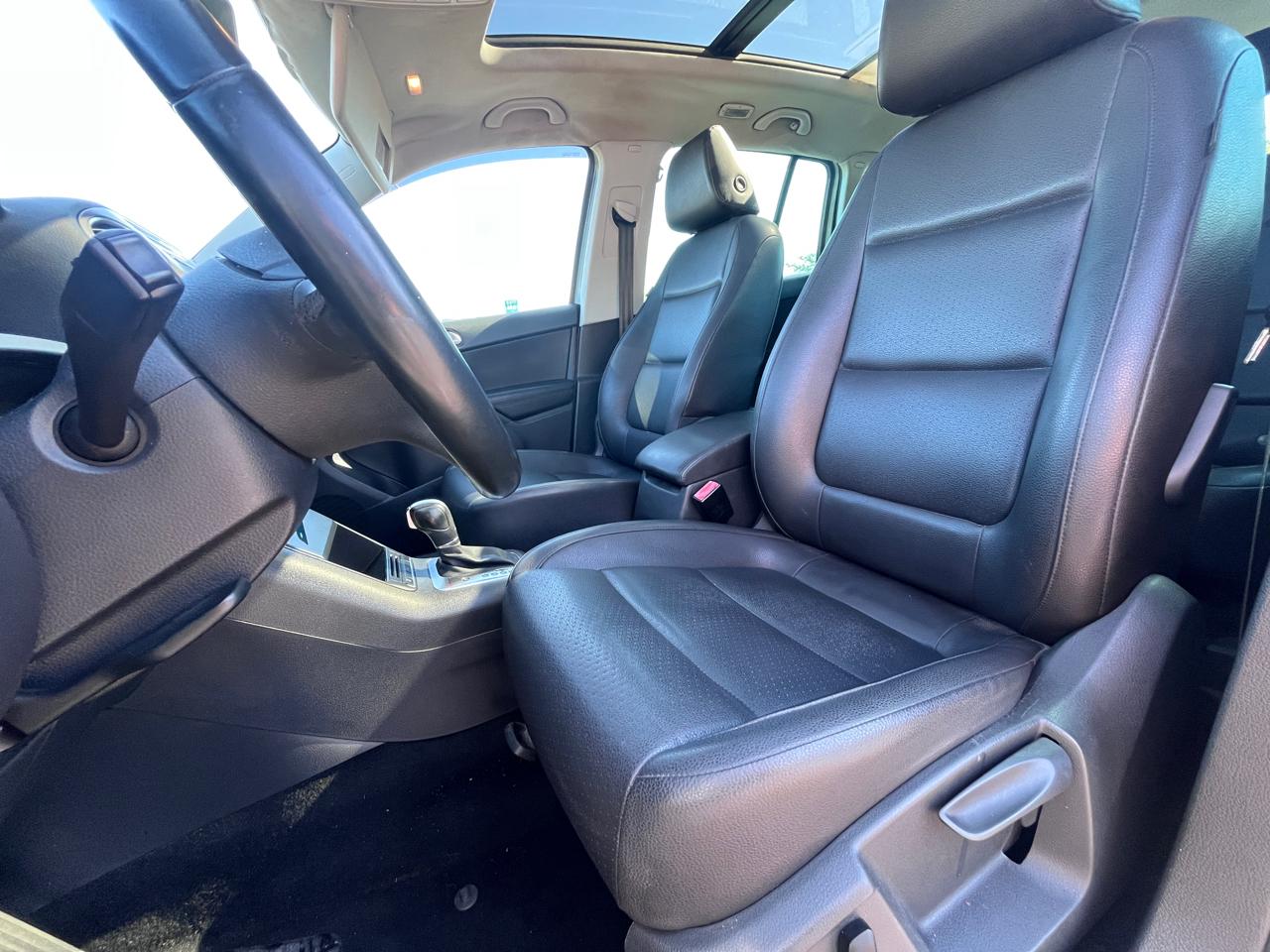 Volkswagen Tiguan 4WD 4dr S 4Motion 2011