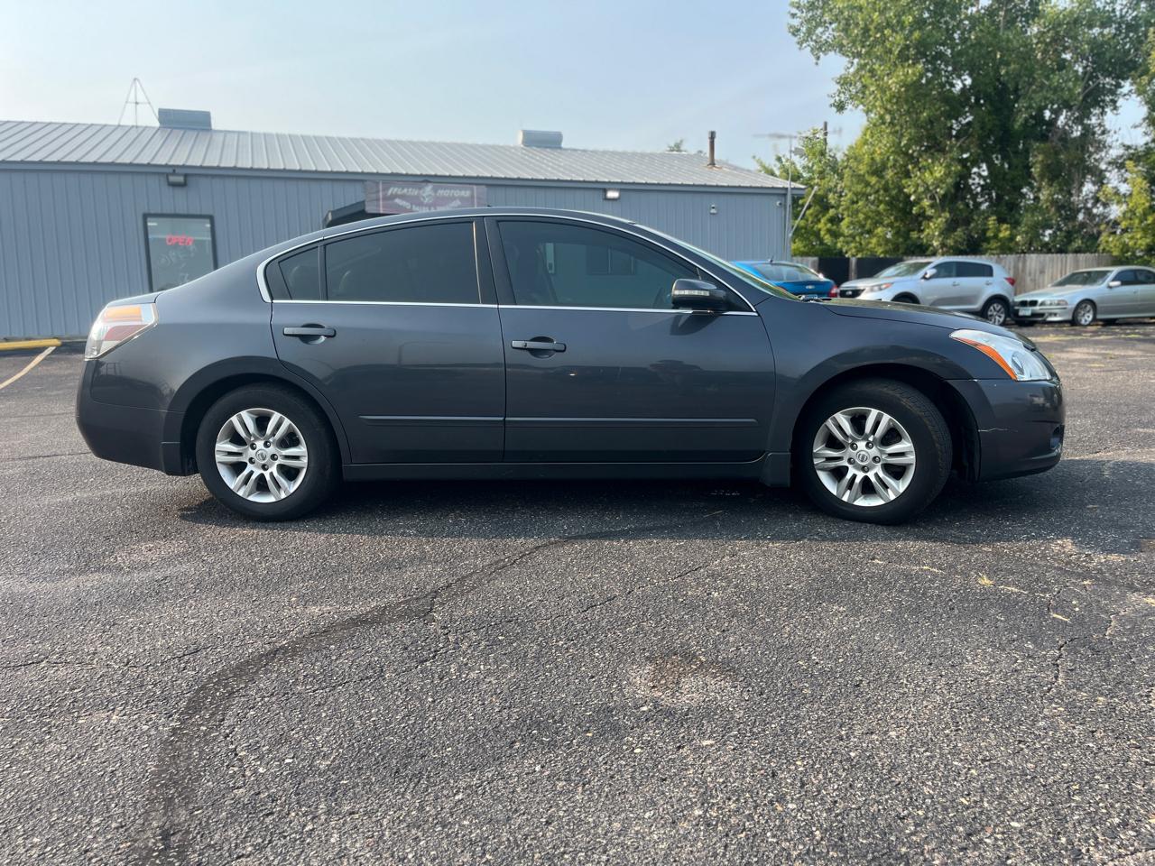 Nissan Altima 4dr Sdn I4 2.5 SL 2012