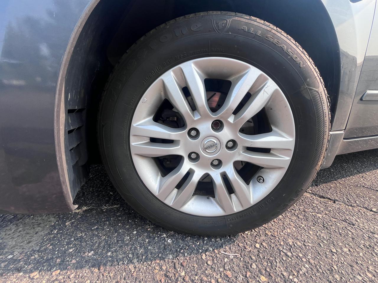 Nissan Altima 4dr Sdn I4 2.5 SL 2012