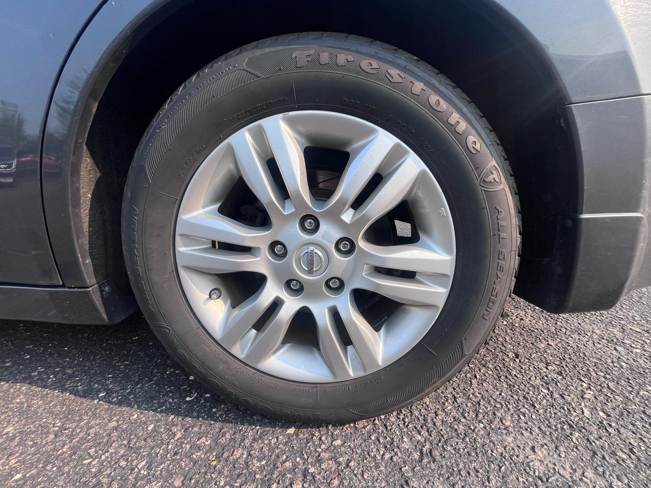 Nissan Altima 4dr Sdn I4 2.5 SL 2012