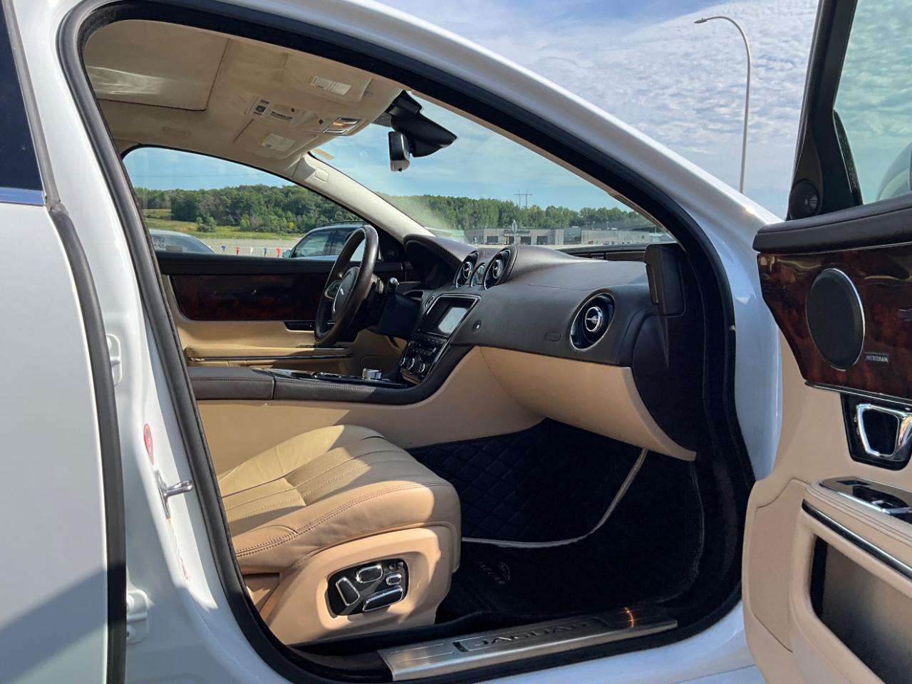 Jaguar XJL  2014