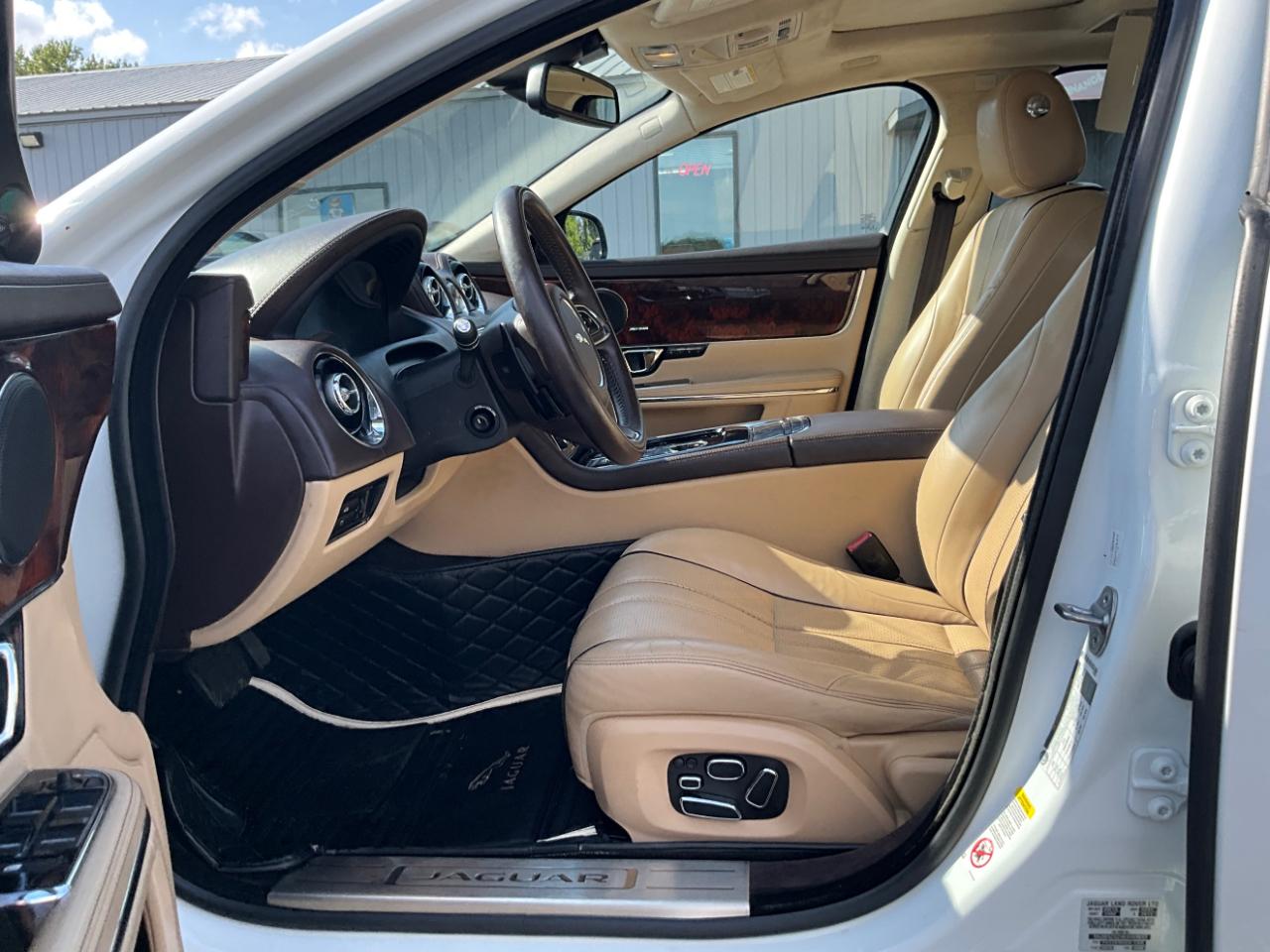 Jaguar XJL  2014