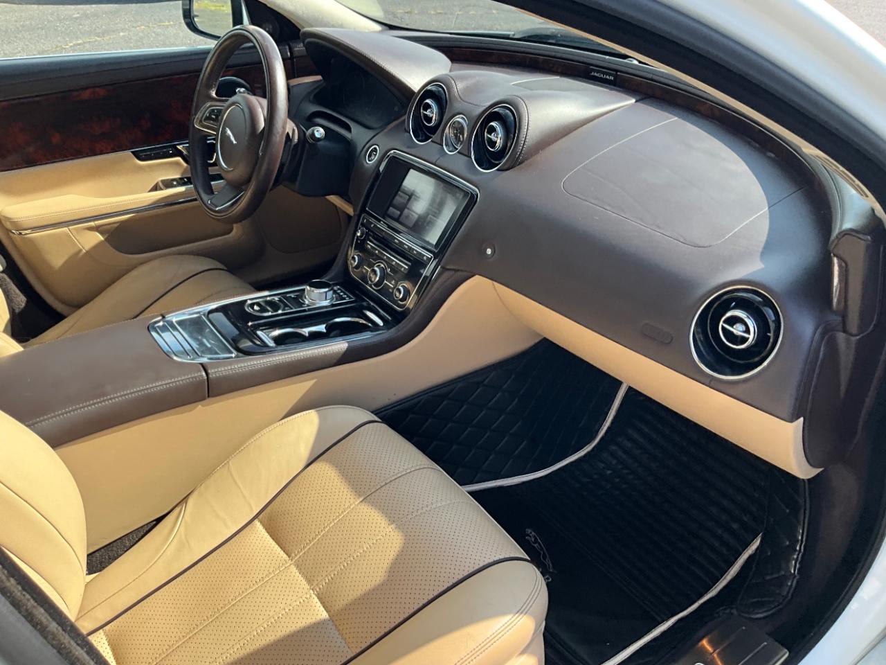 Jaguar XJL  2014