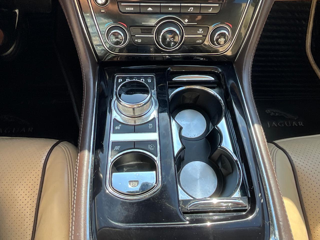Jaguar XJL  2014