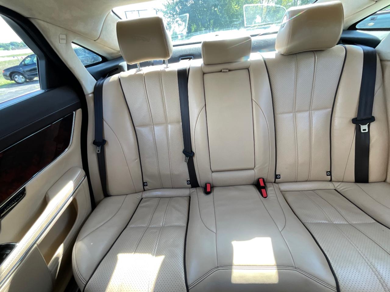Jaguar XJL  2014