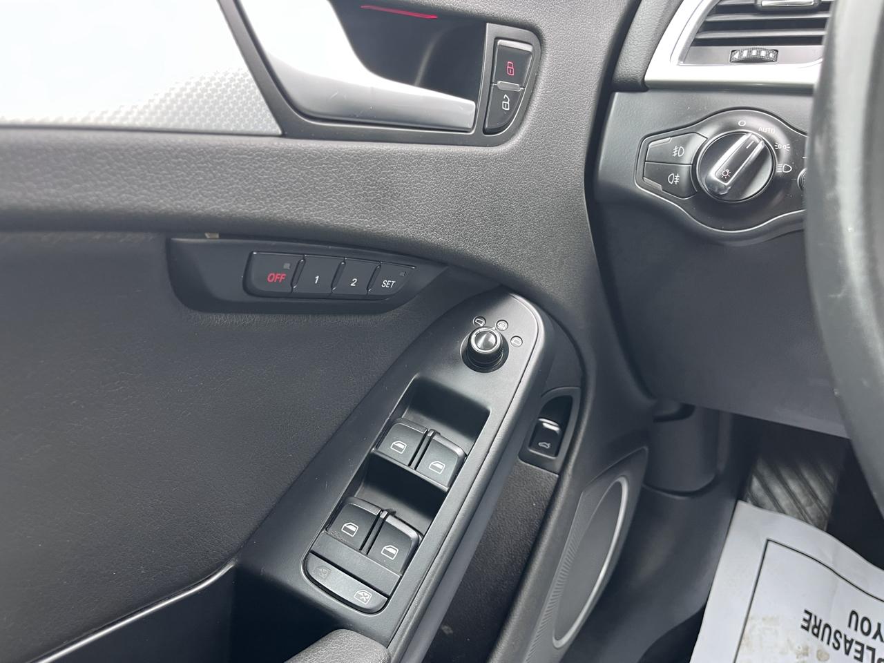 Audi A4 4dr Sdn Auto 3.2L quattro Prestige 2009