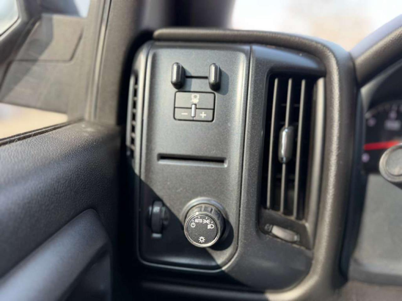 Chevrolet Silverado 1500 Custom Double Cab 4WD 2018