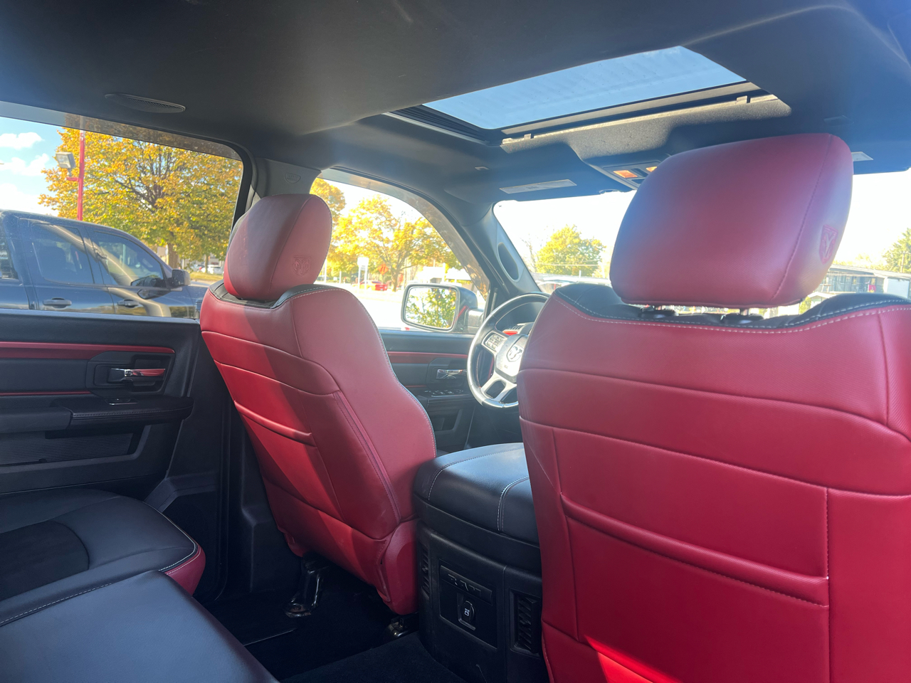 RAM 1500 Rebel 4x4 Crew Cab 5'7" Box 2017 RAM 1500 Rebel 4x4 Crew Cab 5'7" Box 2017