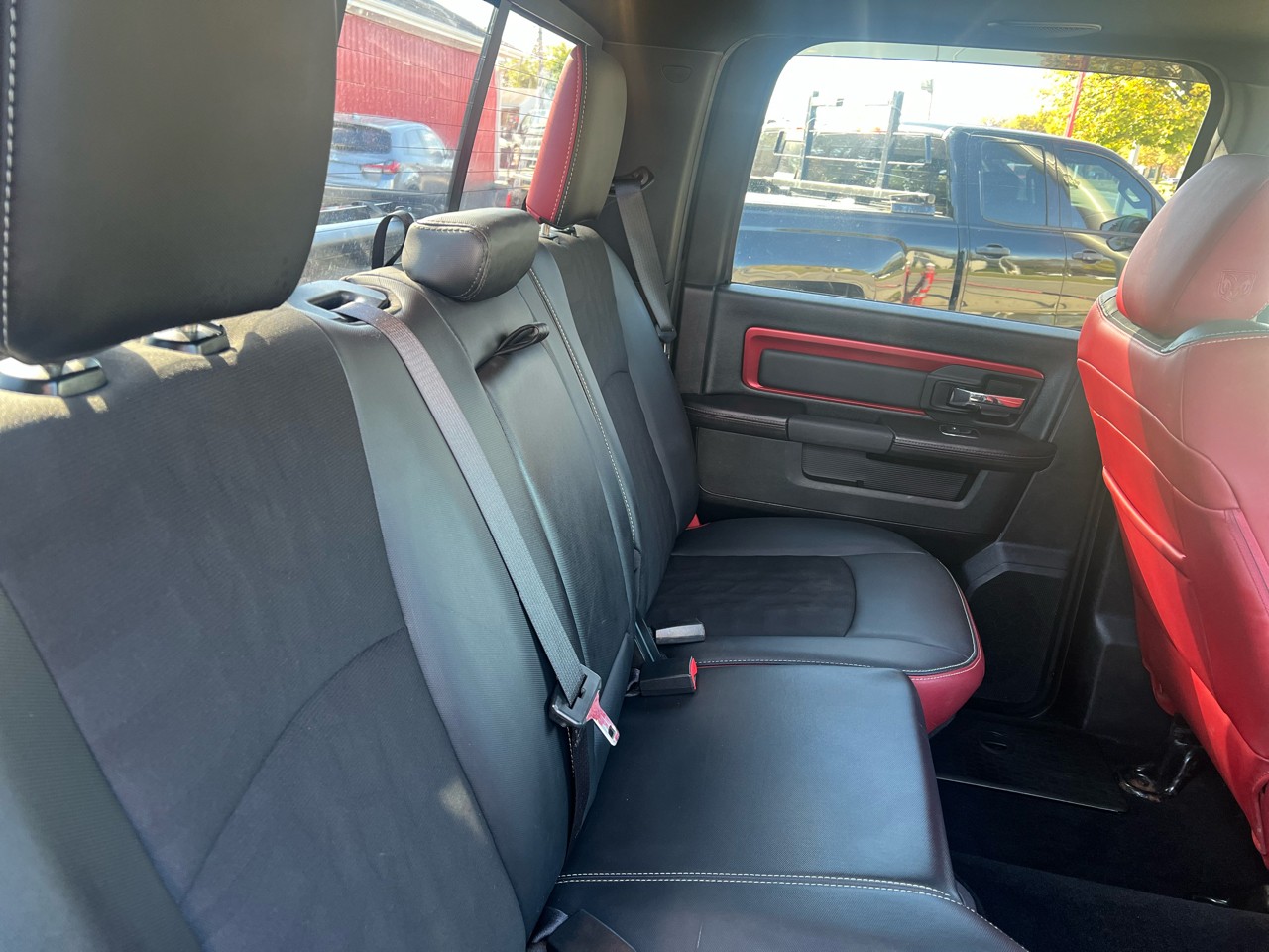 RAM 1500 Rebel 4x4 Crew Cab 5'7" Box 2017 RAM 1500 Rebel 4x4 Crew Cab 5'7" Box 2017