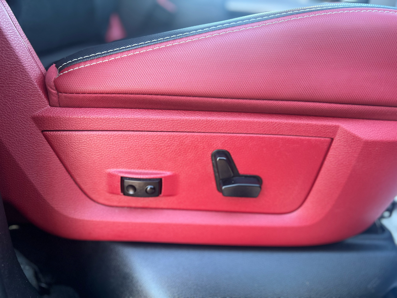 RAM 1500 Rebel 4x4 Crew Cab 5'7" Box 2017 RAM 1500 Rebel 4x4 Crew Cab 5'7" Box 2017