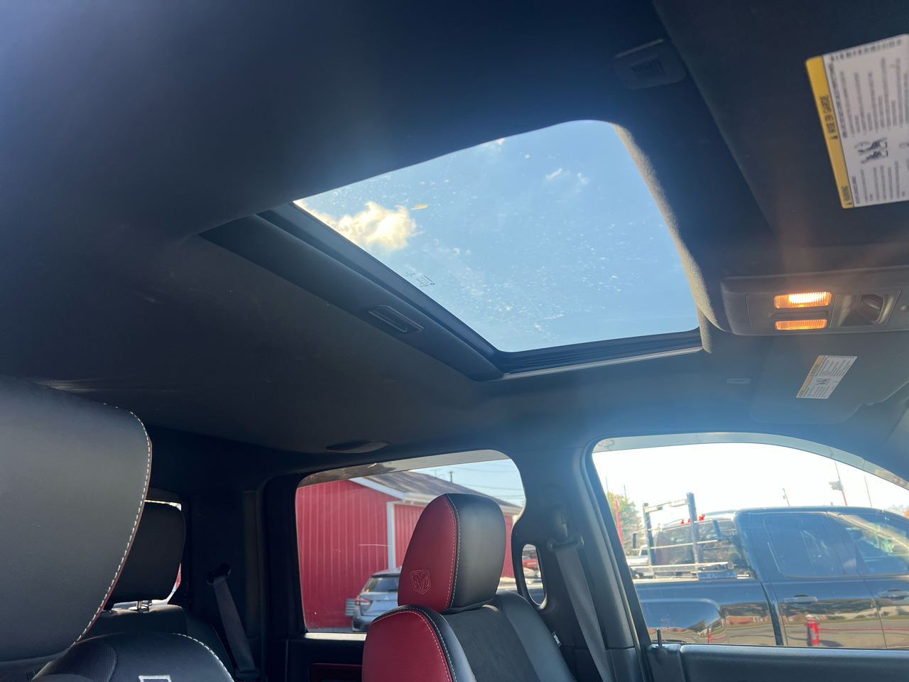 RAM 1500 Rebel 4x4 Crew Cab 5'7" Box 2017 RAM 1500 Rebel 4x4 Crew Cab 5'7" Box 2017