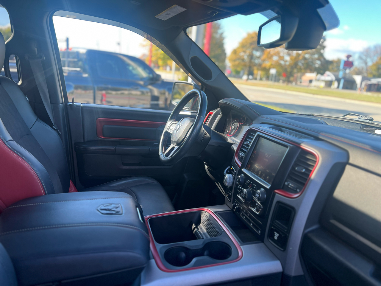 RAM 1500 Rebel 4x4 Crew Cab 5'7" Box 2017 RAM 1500 Rebel 4x4 Crew Cab 5'7" Box 2017