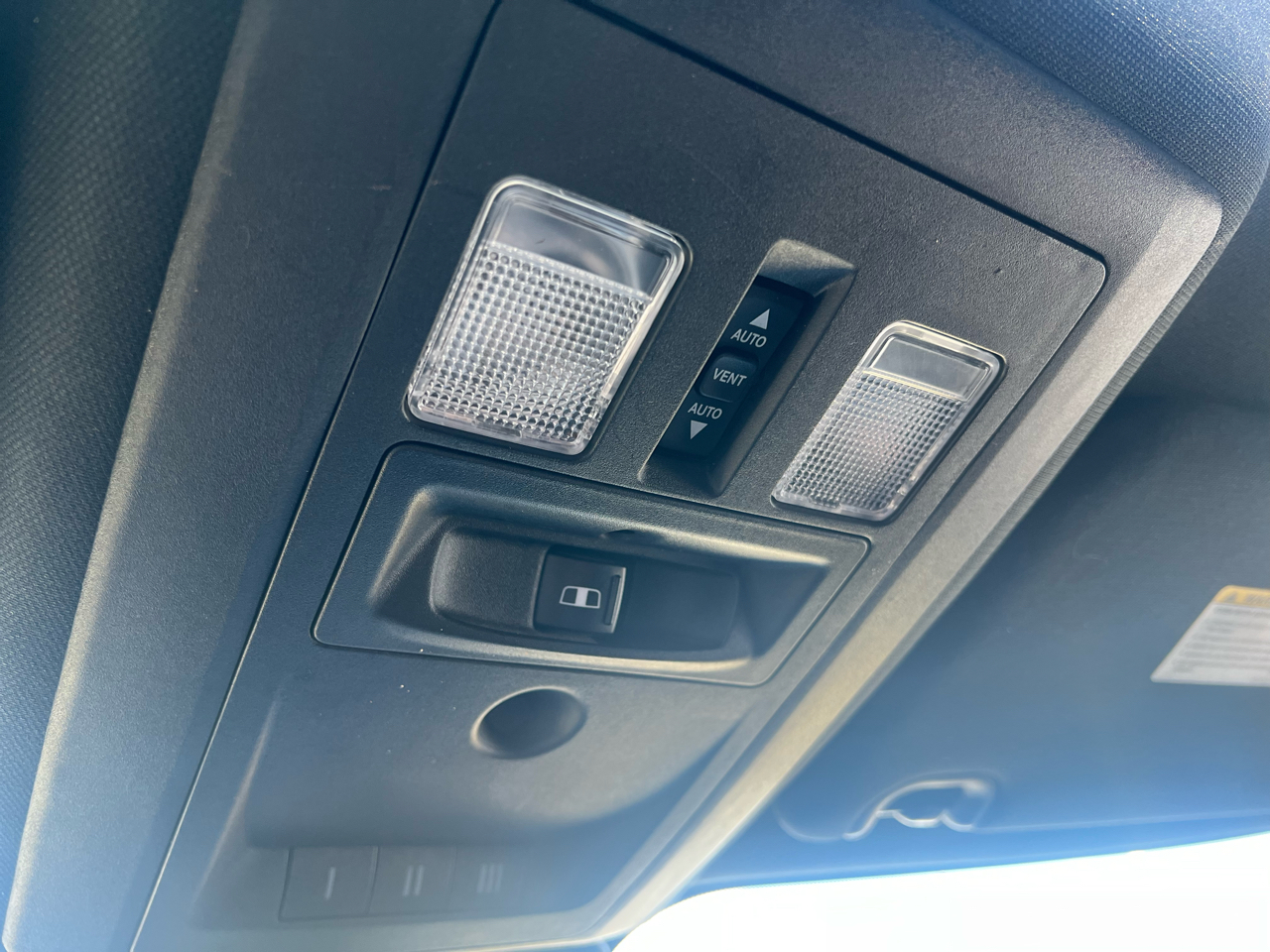 RAM 1500 Rebel 4x4 Crew Cab 5'7" Box 2017 RAM 1500 Rebel 4x4 Crew Cab 5'7" Box 2017