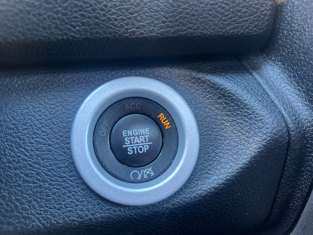 RAM 1500 Rebel 4x4 Crew Cab 5'7" Box 2017 RAM 1500 Rebel 4x4 Crew Cab 5'7" Box 2017