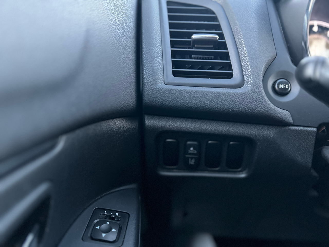 Mitsubishi Outlander Sport 2.0 ES 4WD 2022 Mitsubishi Outlander Sport 2.0 ES 4WD 2022