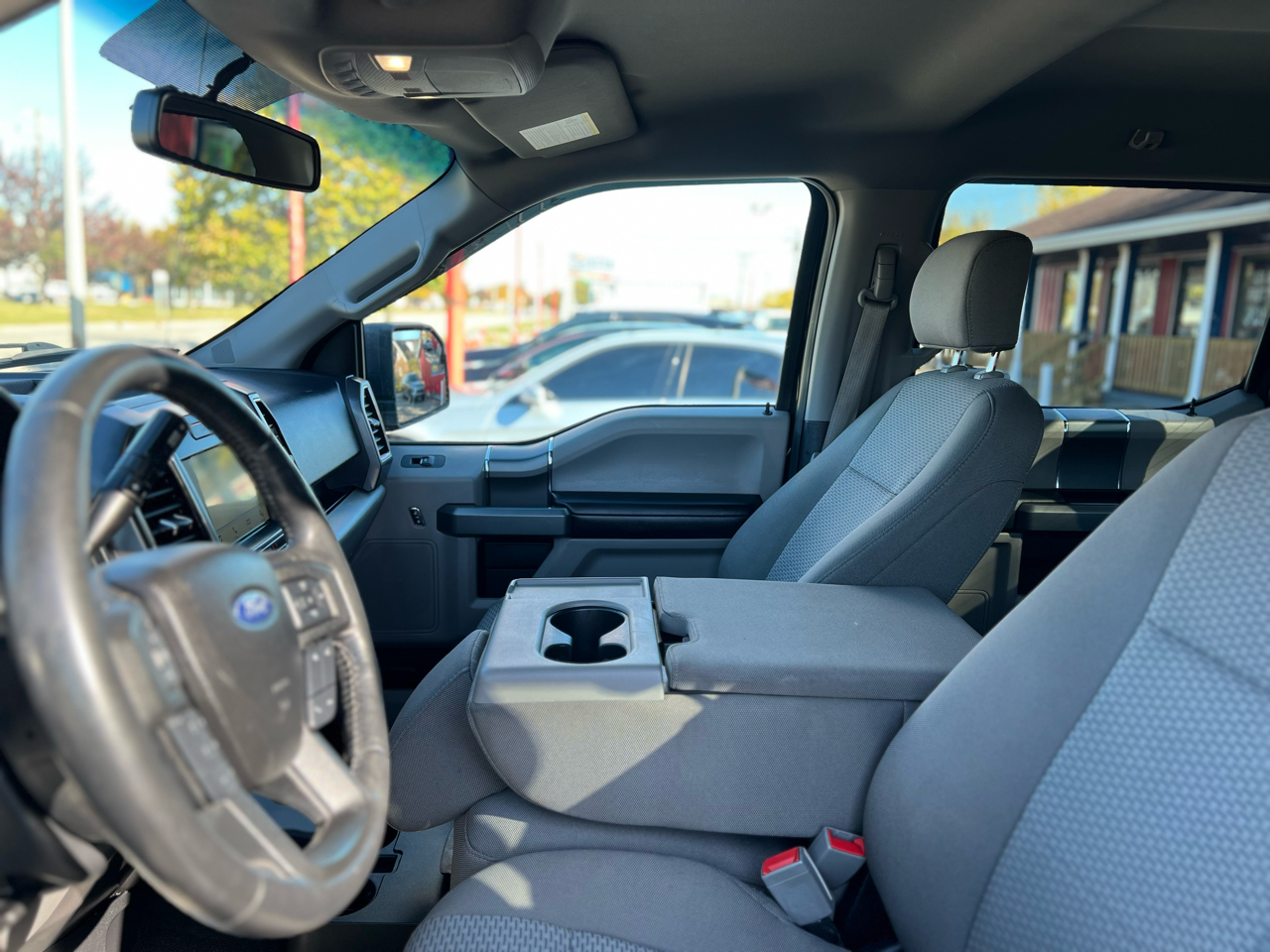 Ford F-150 XLT 4WD SuperCrew 6.5' Box 2018 Ford F-150 XLT 4WD SuperCrew 6.5' Box 2018