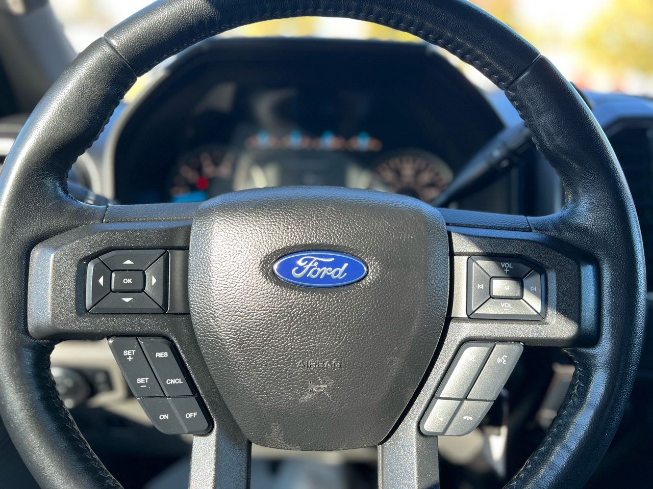 Ford F-150 XLT 4WD SuperCrew 6.5' Box 2018 Ford F-150 XLT 4WD SuperCrew 6.5' Box 2018