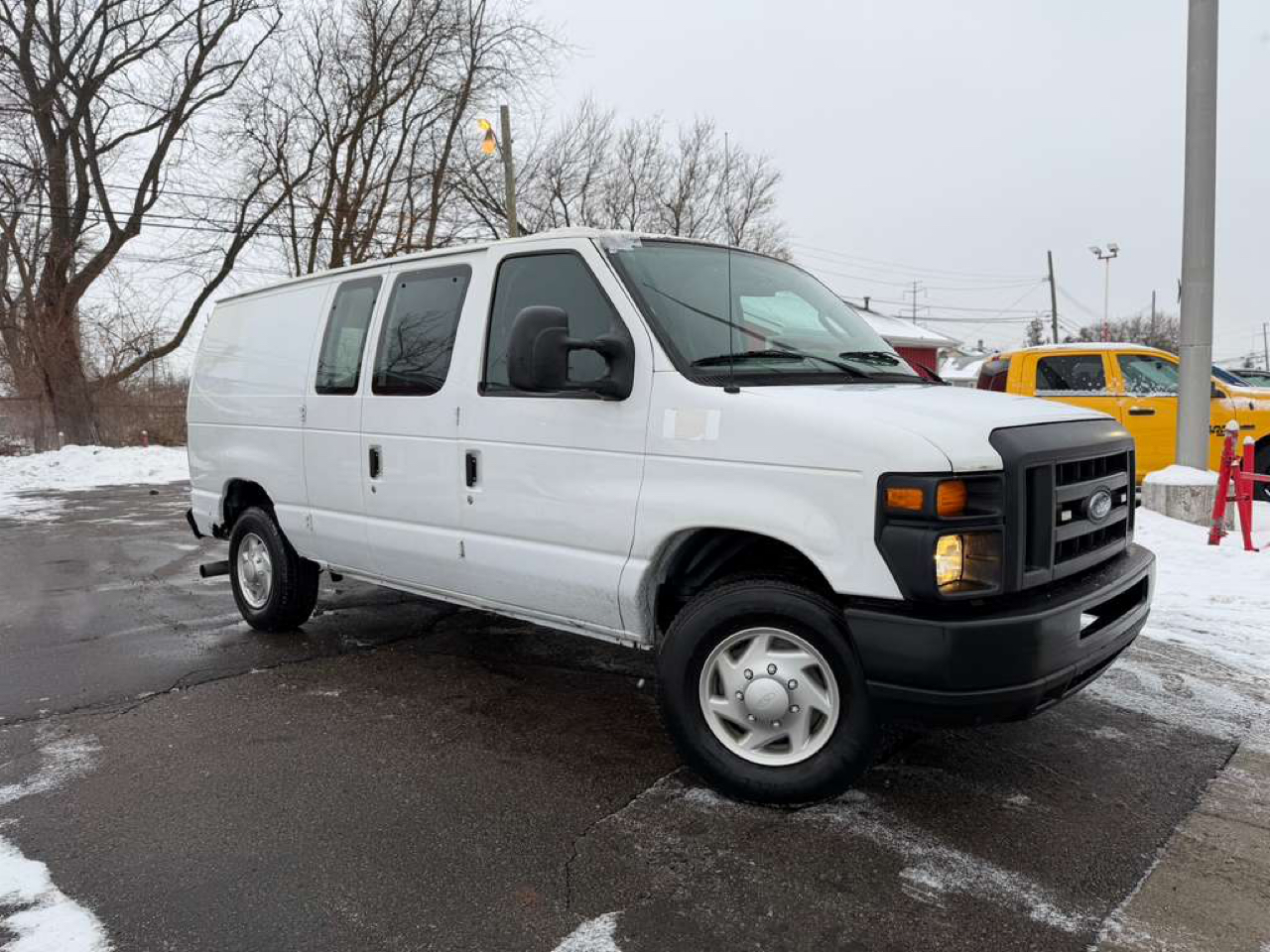 Ford Econoline E-350 Super Duty 2008