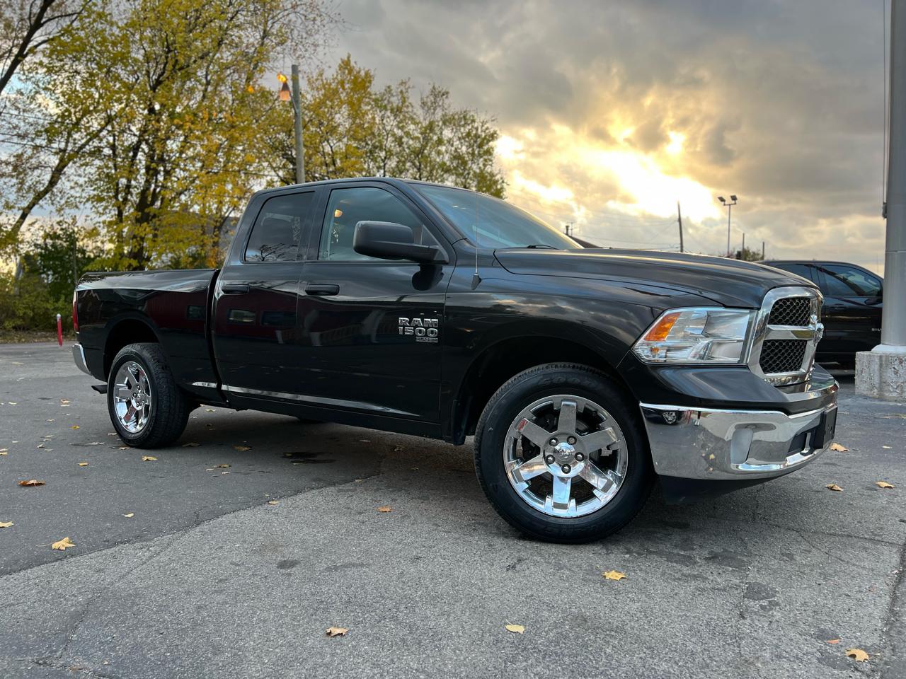 2019 RAM 1500 Classic Express 4x4 Quad Cab 6'4" Box