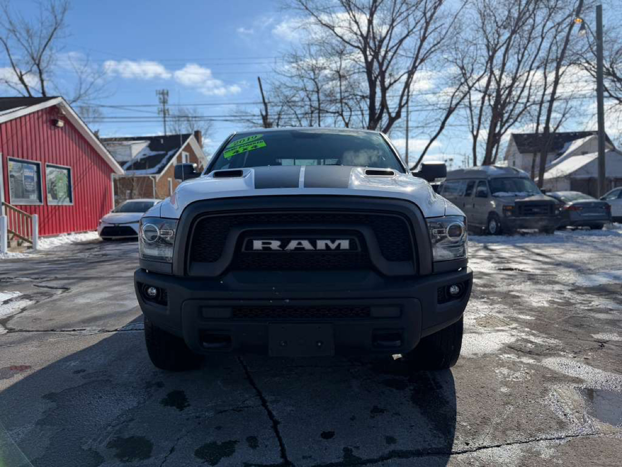 RAM 1500 Classic SLT Crew Cab SWB 4WD 2019