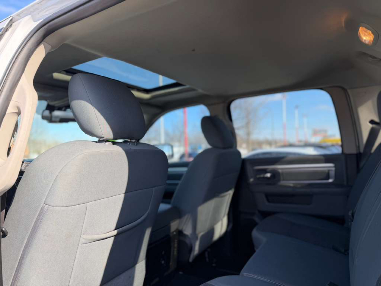 RAM 1500 Classic SLT Crew Cab SWB 4WD 2019