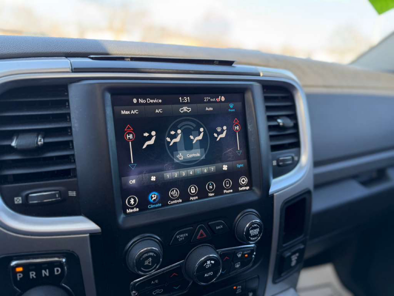 RAM 1500 Classic SLT Crew Cab SWB 4WD 2019