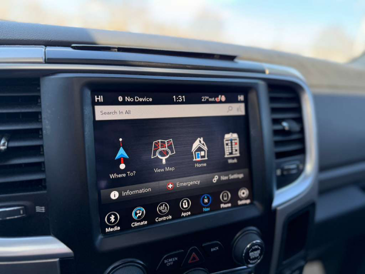 RAM 1500 Classic SLT Crew Cab SWB 4WD 2019