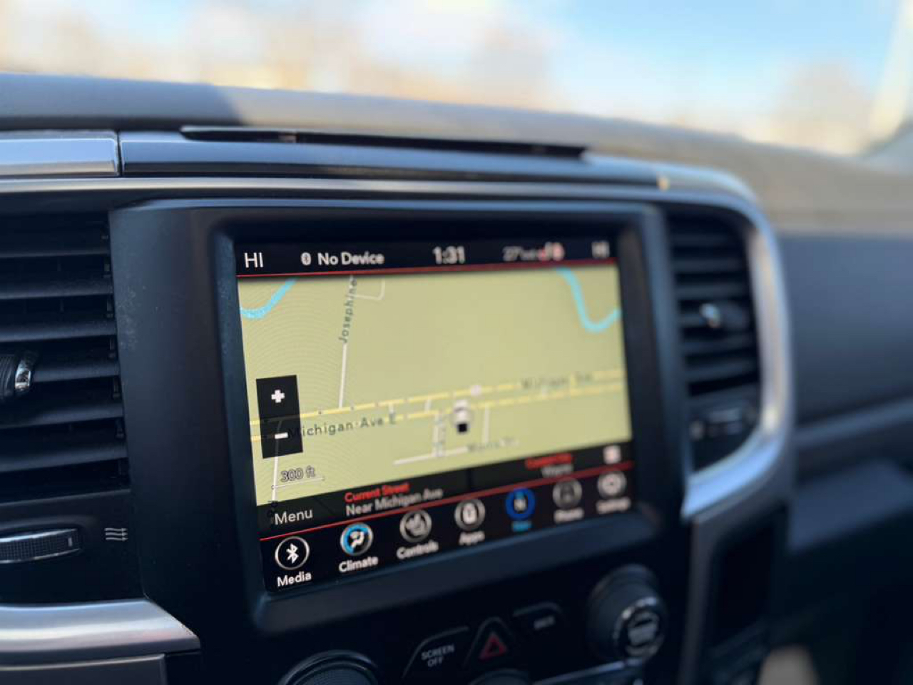 RAM 1500 Classic SLT Crew Cab SWB 4WD 2019