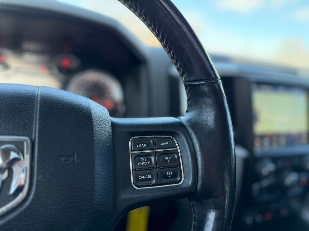 RAM 1500 Classic SLT Crew Cab SWB 4WD 2019