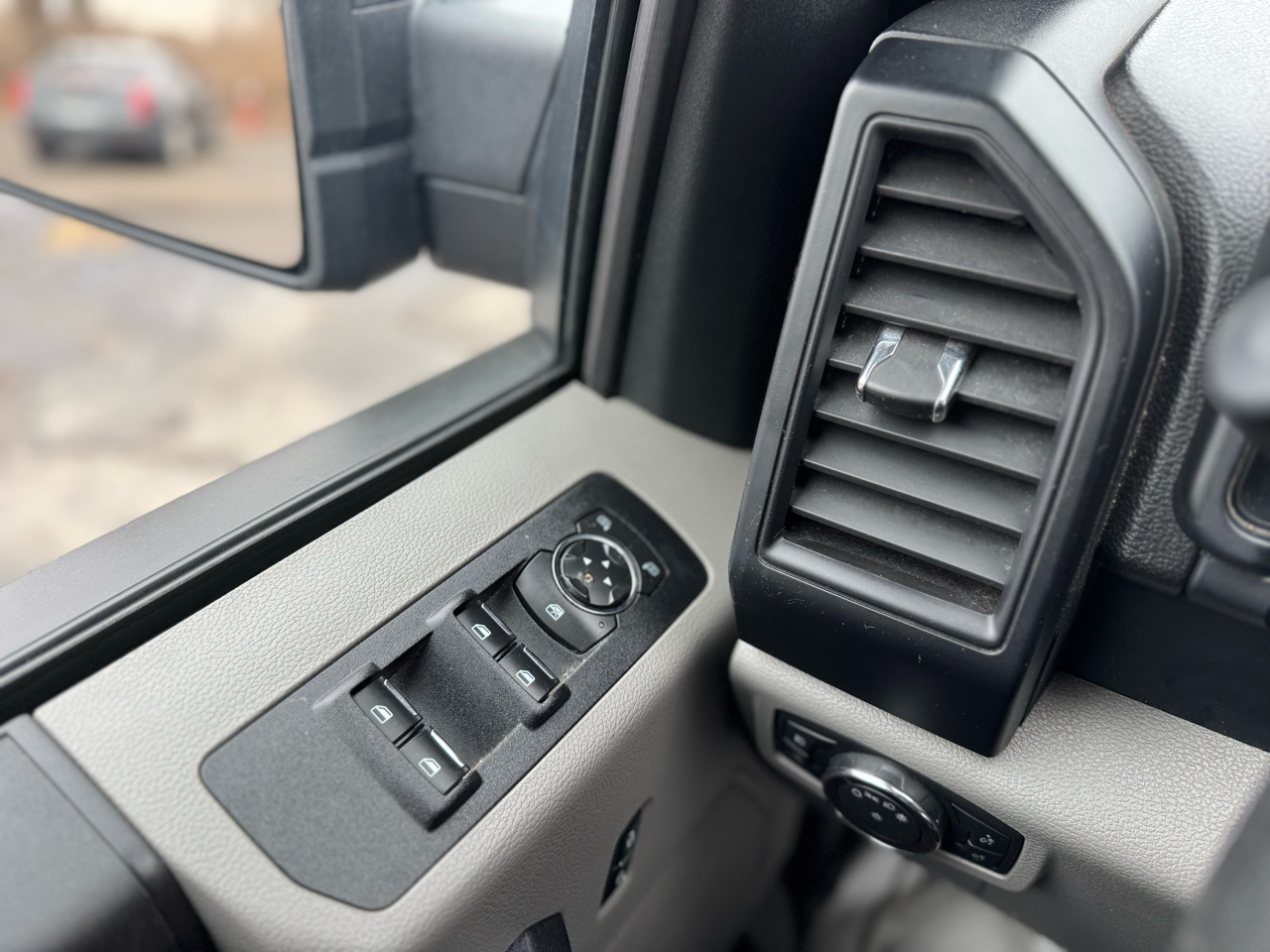 Ford F-150 XL SuperCrew 5.5-ft. Bed 4WD 2019