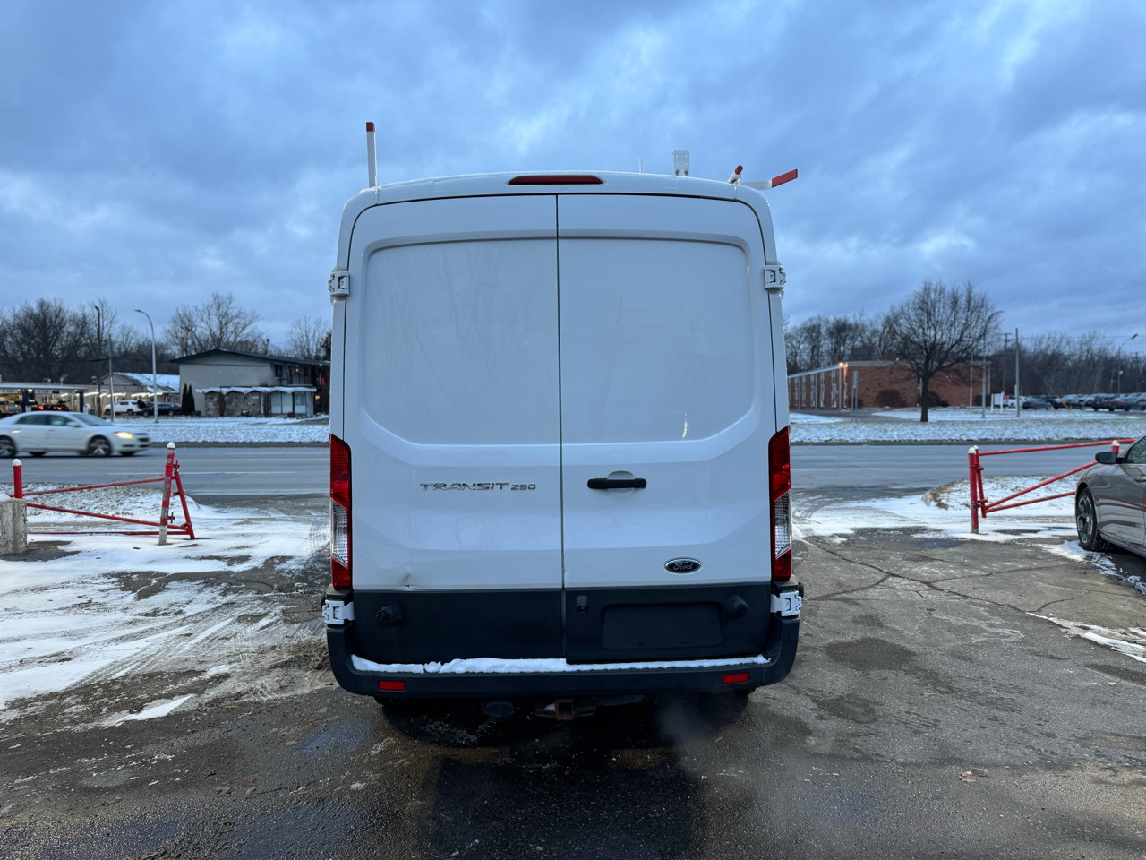 Ford Transit 250 Van Med. Roof w/Sliding Pass. 148-in. WB 2016