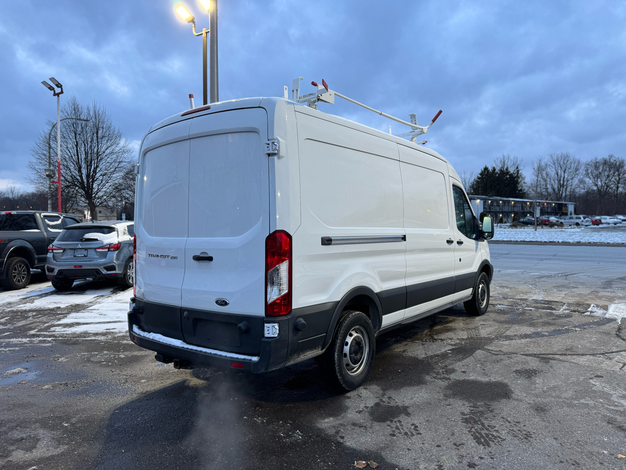 Ford Transit 250 Van Med. Roof w/Sliding Pass. 148-in. WB 2016