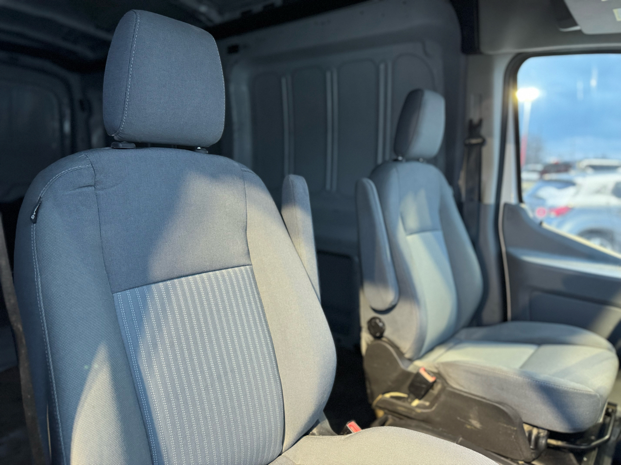 Ford Transit 250 Van Med. Roof w/Sliding Pass. 148-in. WB 2016