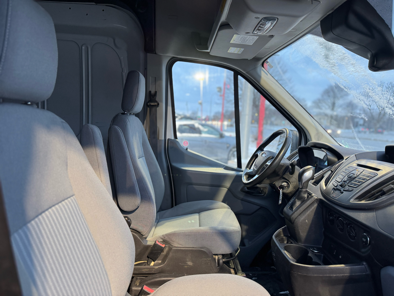 Ford Transit 250 Van Med. Roof w/Sliding Pass. 148-in. WB 2016