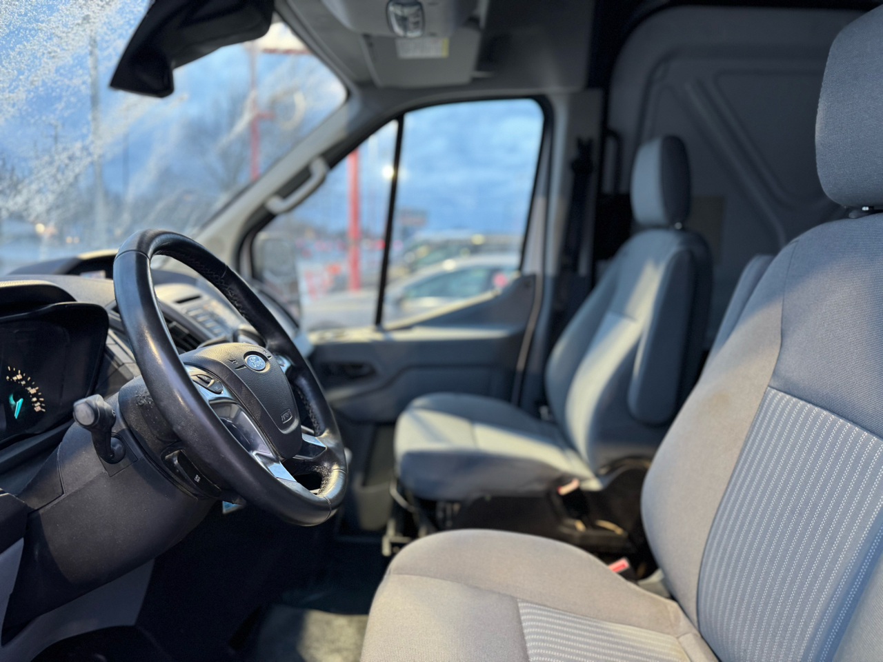 Ford Transit 250 Van Med. Roof w/Sliding Pass. 148-in. WB 2016