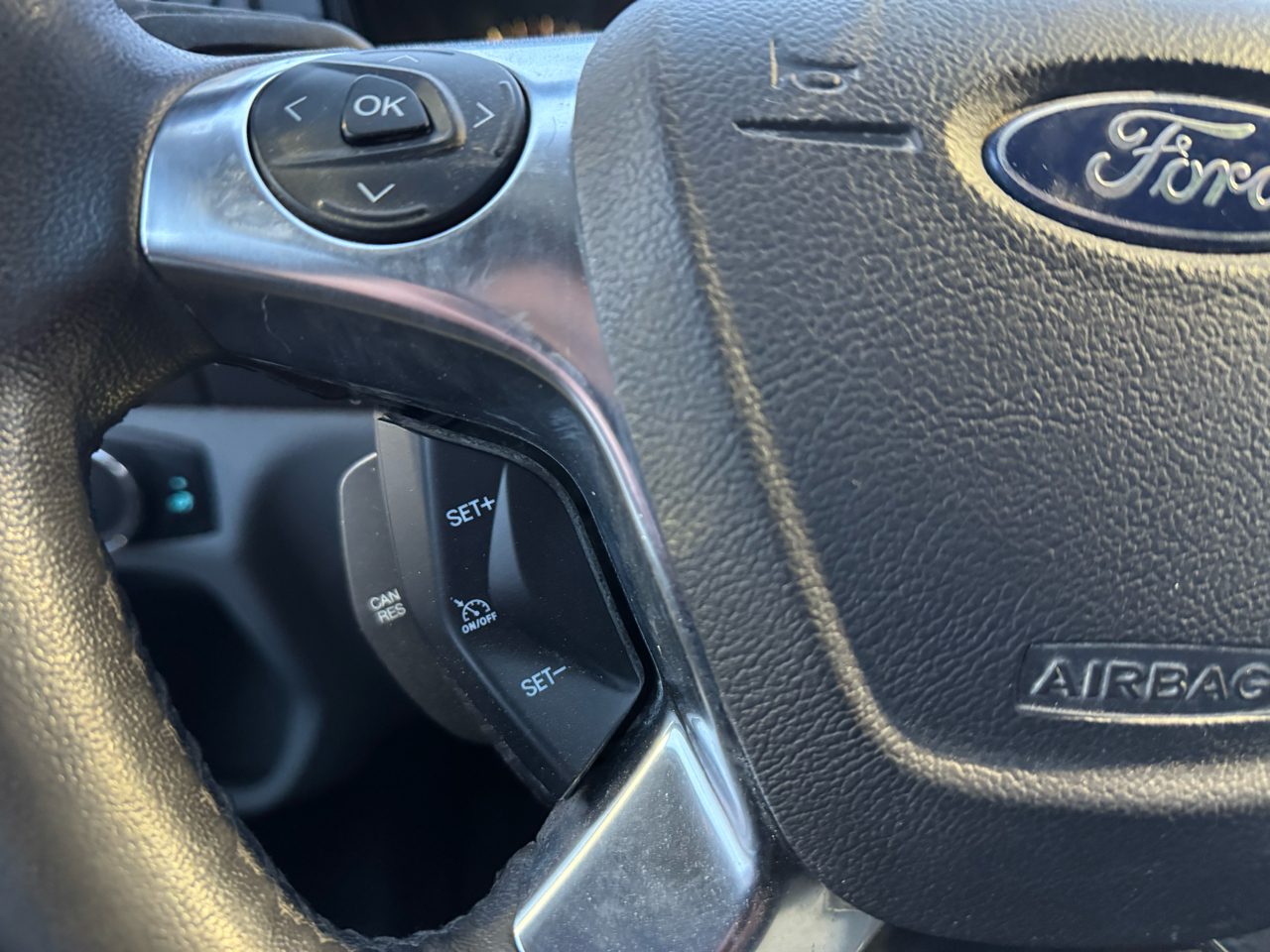 Ford Transit 250 Van Med. Roof w/Sliding Pass. 148-in. WB 2016