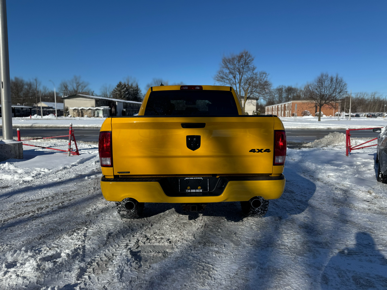 RAM 1500 Classic Express 4x4 Crew Cab 5'7" Box 2019