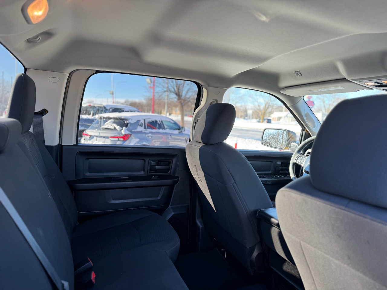 RAM 1500 Classic Express 4x4 Crew Cab 5'7" Box 2019