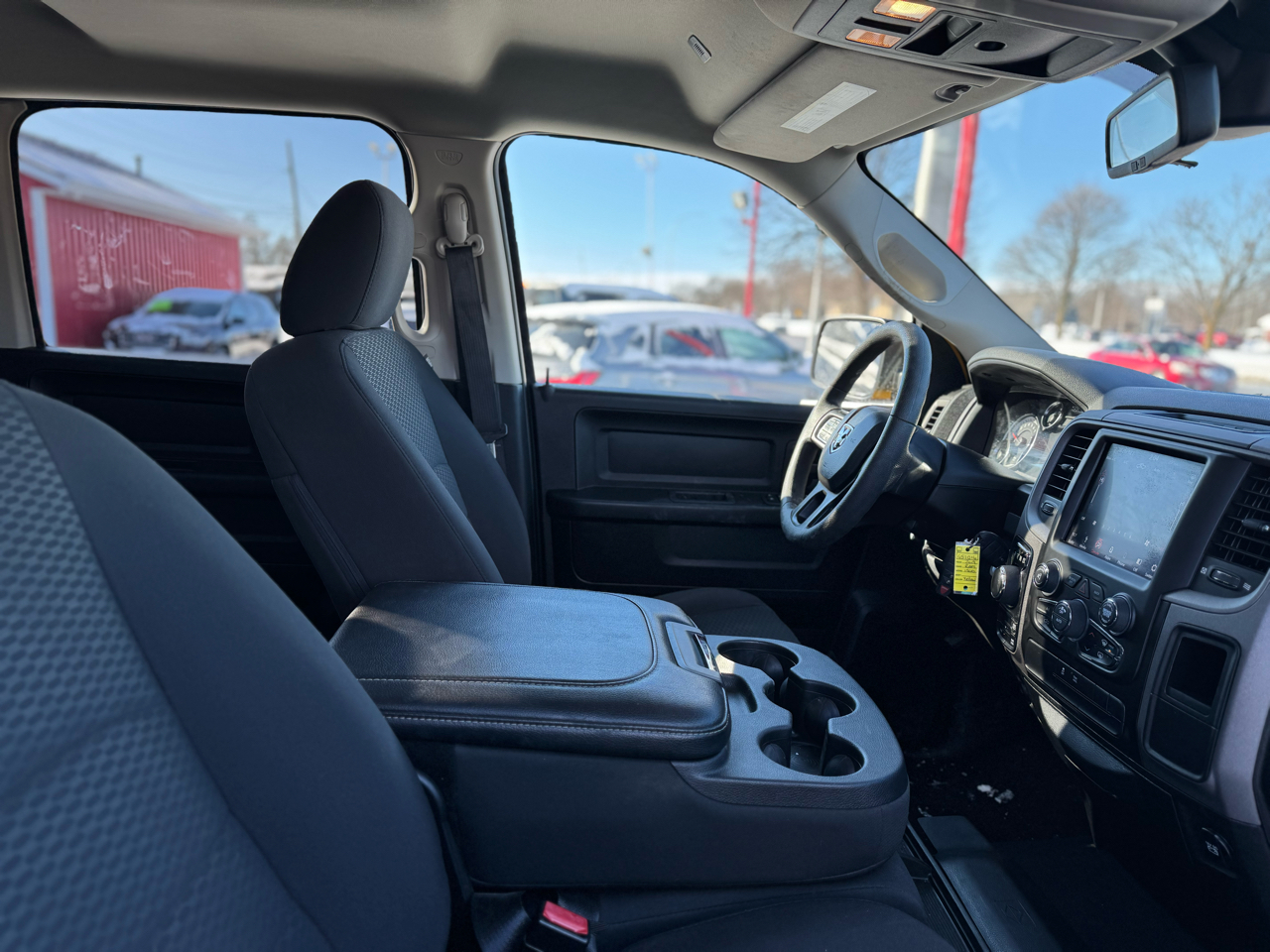 RAM 1500 Classic Express 4x4 Crew Cab 5'7" Box 2019
