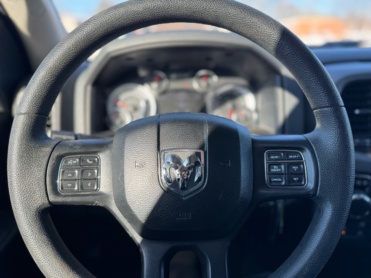 RAM 1500 Classic Express 4x4 Crew Cab 5'7" Box 2019