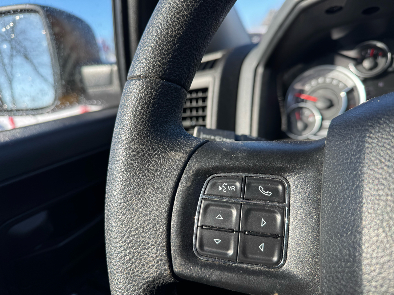 RAM 1500 Classic Express 4x4 Crew Cab 5'7" Box 2019