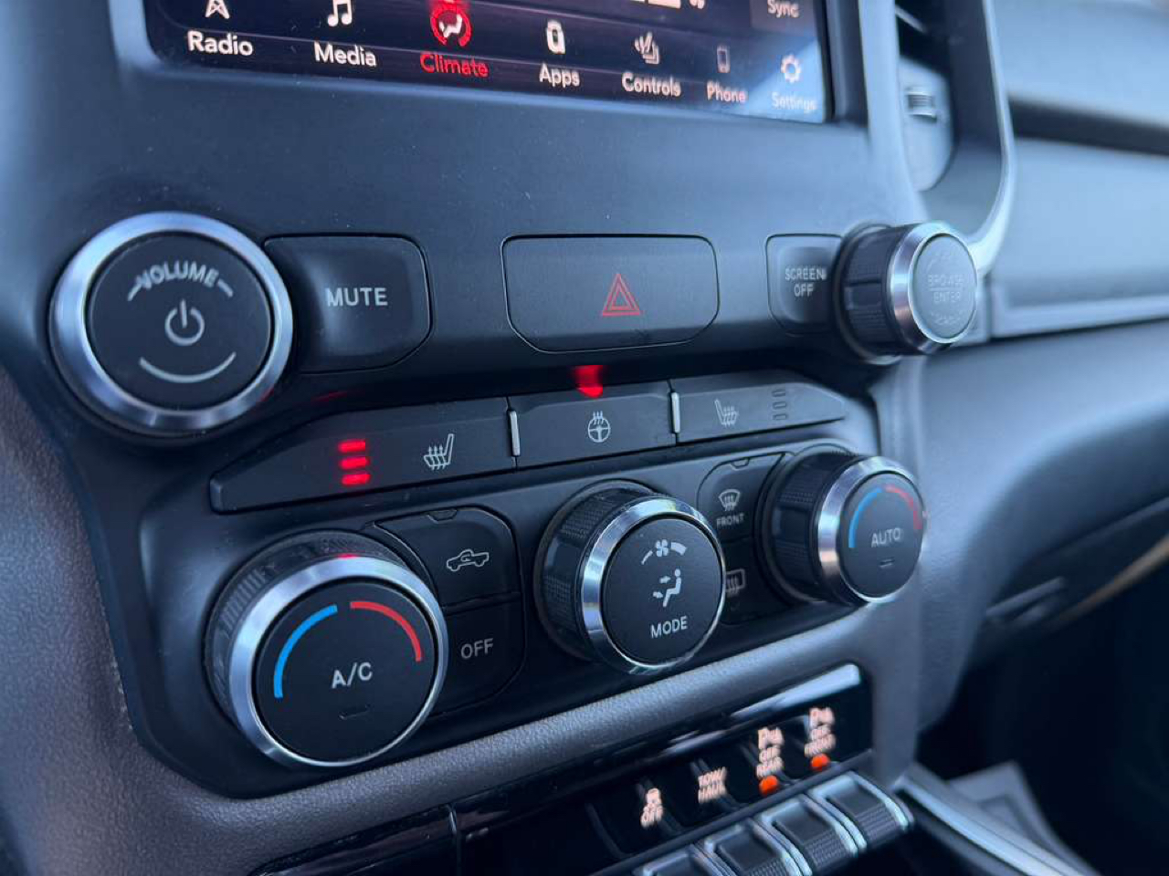 RAM 1500 Big Horn Crew Cab SWB 4WD 2019