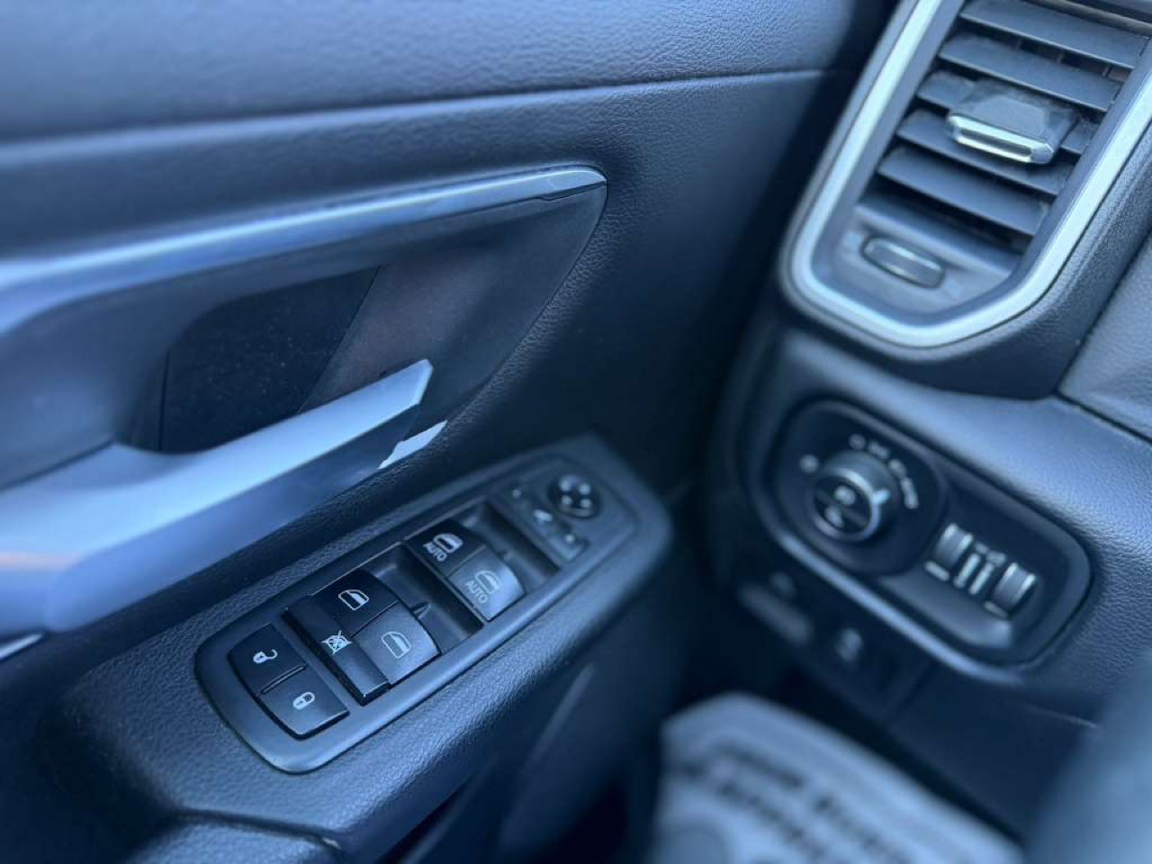 RAM 1500 Big Horn Crew Cab SWB 4WD 2019