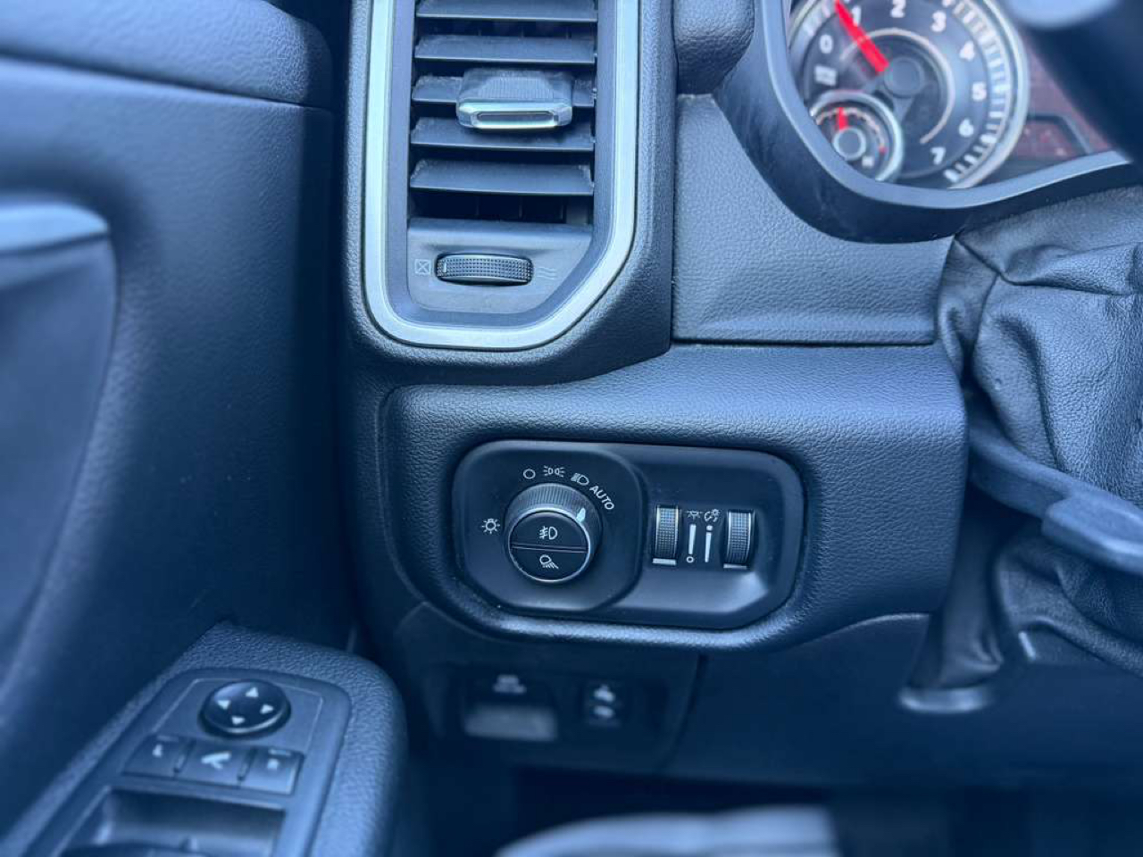 RAM 1500 Big Horn Crew Cab SWB 4WD 2019